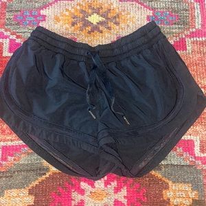 Lululemon Size 6 Black Athletic Shorts